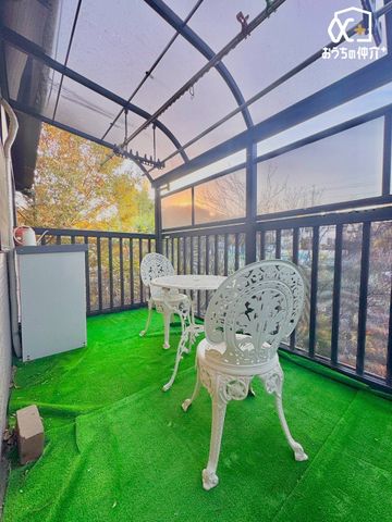 �o���R�j�[ ���r���O����o����\�ȉ����t���̃o���R�j�[�͎��R�𒭂߂�������̋�Ԃł�