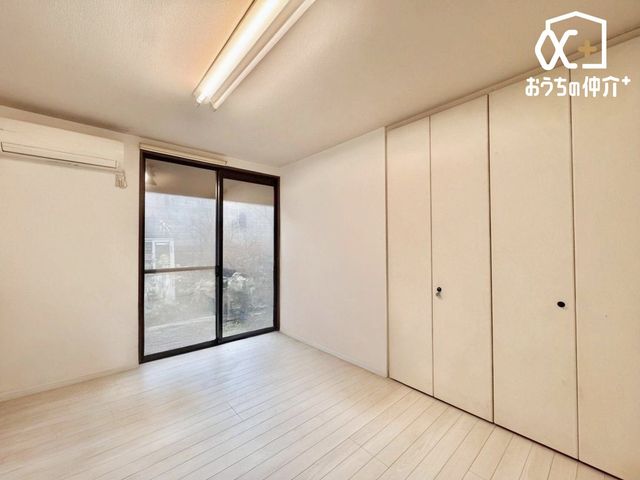 �q������ �傫�ȃN���[�[�b�g�̂���m���͎q�������ɃI�X�X�����{�摜�͉Ƌ��CG�ŏ������摜�ł��茻���Ƃ͈قȂ�ꍇ���������܂�