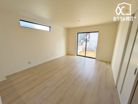 ���r���O -