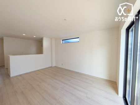 ���r���O -