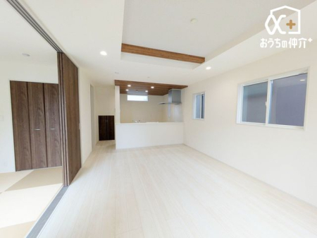 ���r���O -