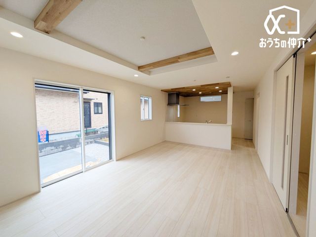 ���r���O -