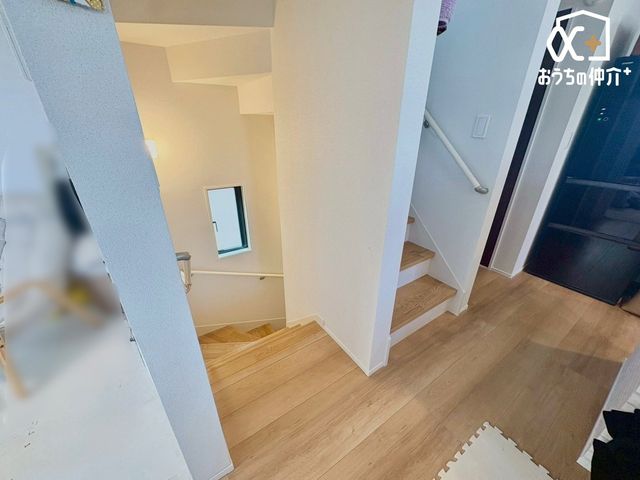  `Living`L݂ZԂLȂArOCKi̗pIuĂ܁[Ivu܁[Iv̐ʂAǂt@~[ɃIXX̃rOłB