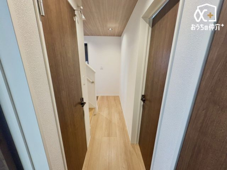 oRj[ PK֘L̗lqB؂̉fUCŐSԂƂȂĂ܂B