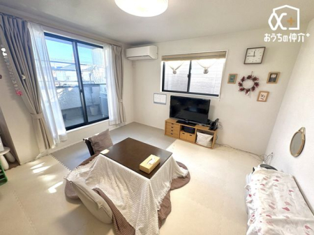 rO `Living`㎿ȎԂޕ炵̃CXe[WBƂƑƂ̃R~jP[VދSn̂悢ꏊBRƂ݂ȂW܂ꏊB