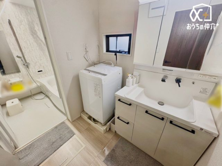 ʑEʏ `Wash room`Oʋ^Cv̐ʉϑłB̗oɂ[ł̂ŃX^CbVȋԂۂĂ܂I