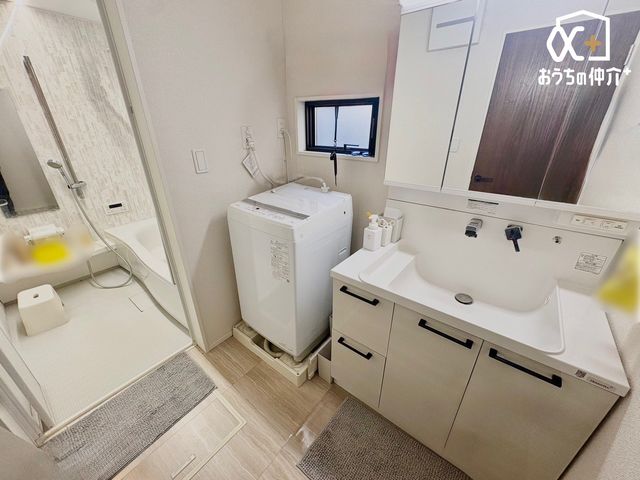 ʑEʏ `Wash room`Oʋ^Cv̐ʉϑłB̗oɂ[ł̂ŃX^CbVȋԂۂĂ܂I