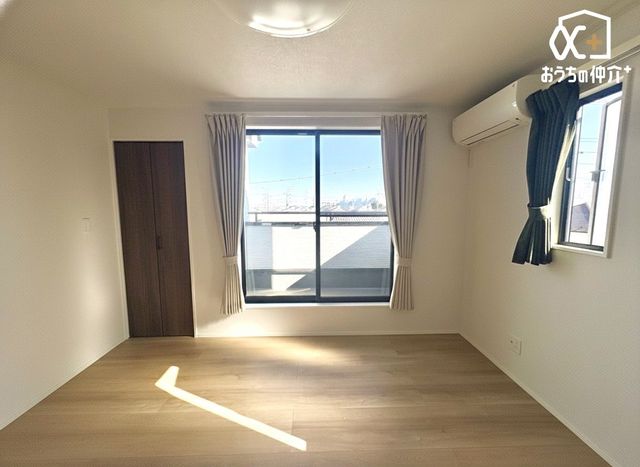 ̑ `Room`m̓i`ȃt[OƗF̕ǂACeAl̂ƂĂyłˁI