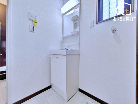 ���ʑ�E���ʏ� �����̓������ǂ������I�ɉƎ������Ȃ��܂��B