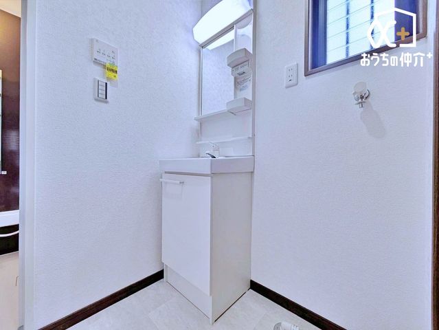 ���ʑ�E���ʏ� �����̓������ǂ������I�ɉƎ������Ȃ��܂��B