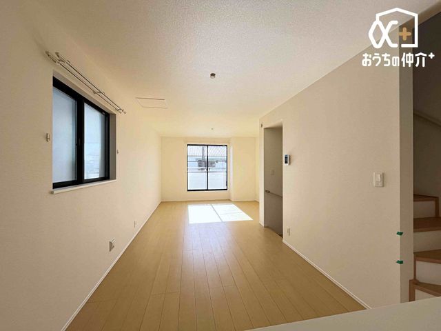 ���r���O �L�b�`���J�E���^�[����̒��߁B