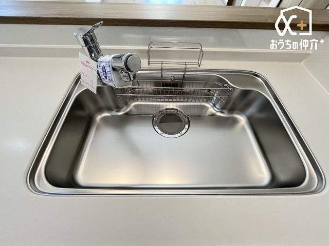 �L�b�`�� �L�X�Ƃ����V���N�̗l�q�ł��B�􂢕�������V���N�́A�����̐􂢕����y�������Ă���܂��B