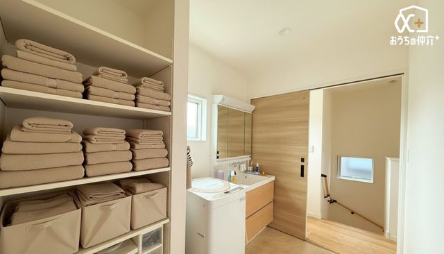 ʑEʏ `Wash room`Oʋ^Cv̐ʉϑłB̗oɂ[ł̂ŃX^CbVȋԂۂĂ܂IƋ͈ꕔCGɂC[WłB