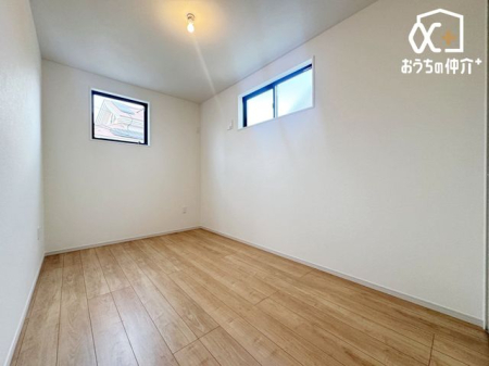 �q������ -