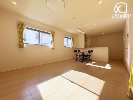 ���r���O -