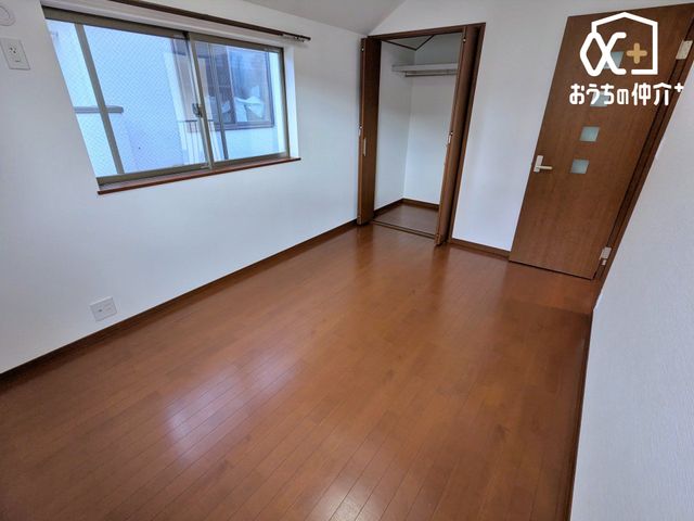 �q������ �q�������Ƃ��Ă��\���ȍL�������邨�����ł��B�Ƒ��X�̈��炬�̋�Ԃ��m�ۂł��A�v���C�x�[�g�ȃx�b�h���[���͕�炷���̊����ő���グ�������̂ł��B