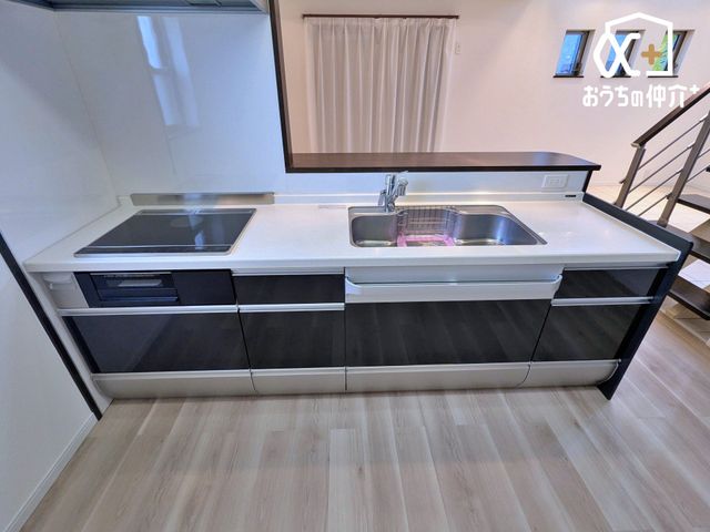 �L�b�`�� �l�C�̑Ζʃ^�C�v�̃L�b�`���I�z�V�����₷���H���̏������Еt�����͂��ǂ�܂��B���������Ȃ��烊�r���O�����n���A���q�l���V�ԗl�q�������Ȃ���̂�������A�h���������ƃA�h�o�C�X���ł��܂���