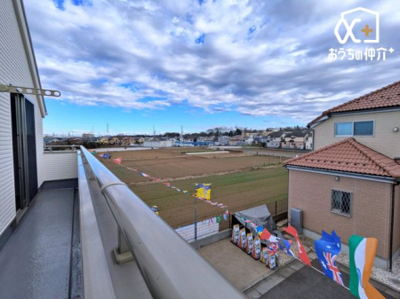 ���̑� �o���R�j�[���猩�n�����i�F�ɂȂ�܂��B���V�C�̗ǂ����́A�󂪂悭�����A�C�����̂�����ԂɂȂ肻���ł��ˁI�z�����Ȃǂ��A���񌻒n�ɂĂ��m���߂��������I���₢���킹���҂����Ă���܂���(^^)/