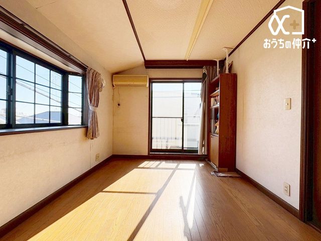 Q 2ʍ̖̌邢Q̗lqłB