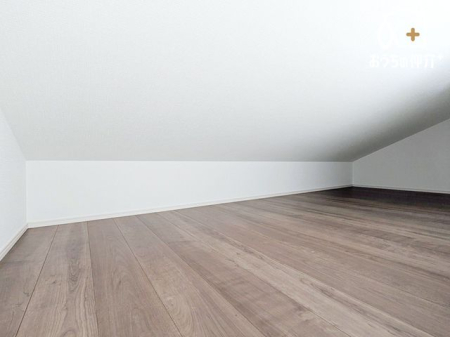 ���[ ���낢��ȉו������[�ł��郁���b�g��A�q�����тɂ͖��̂���閧��n�̂悤�Ɋ��������ԂƂȂ��Ă���܂��B�ʐ^�ł͂킩�肸�炢�ł������ۂ̓��t�g�Ȃ̂ɁH�Ɗ����Ă���������L���ƂȂ��Ă���܂��B