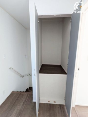 ���[ �K�i���ɂ��镨�u�́A���~�q�ɂƂ��Ă����p�������������ȋ�Ԃł��B