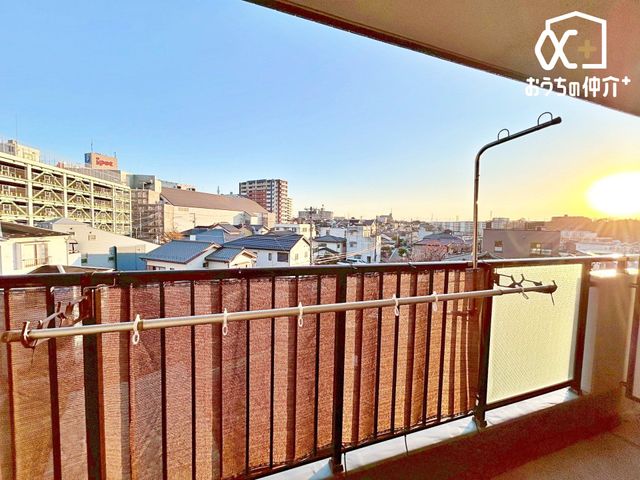 �o���R�j�[ �o���R�j�[����̒��]�ł��I�V�C�̗ǂ����ɂ͐󂪍L����܂��I