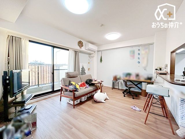 ���r���O �`Living�`�����݂̂���i�`�������e�C�X�g��LDK�B�̂�т肭�낮�\�t�@��A���H�����y���ރ_�C�j���O�Z�b�g��u���Ă��������͂���܂���B