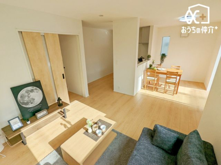 ���r���O �`Living�`�����݂̂���i�`�������e�C�X�g��LDK�B�̂�т肭�낮�\�t�@�₨�H�����y���ރ_�C�j���O�Z�b�g��u���Ă��������͂���܂���B