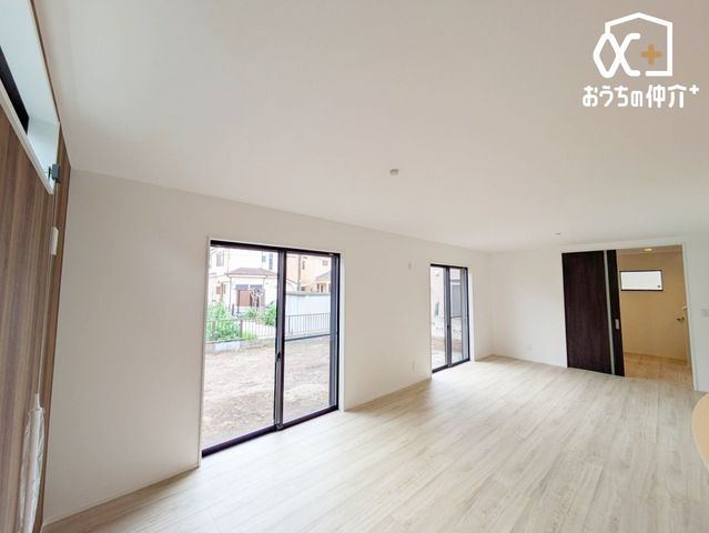 ���r���O -