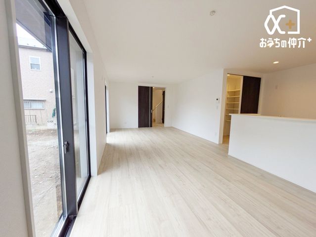 ���r���O -