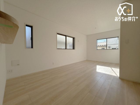 ���r���O -