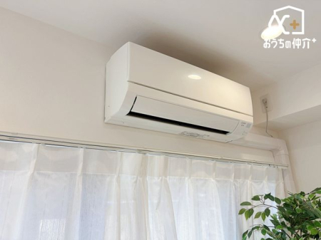 ���̑� ���r���O�ɐݒu���Ă���G�A�R��