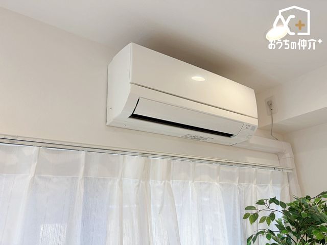 ���̑� ���r���O�ɐݒu���Ă���G�A�R��