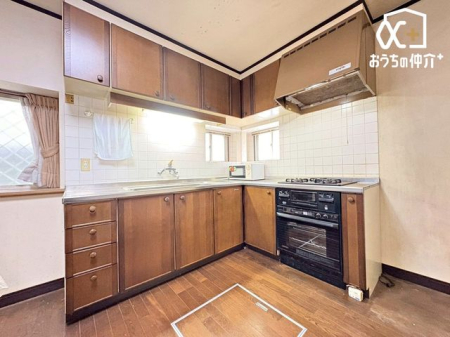 �L�b�`�� �����g���L�b�`�������炱���A�H���̏������y�������ԂɁI�w�Z�������ł��X���[�Y�ɖ��ʂȂ���Ƃł��x�w���������ȒP�ɂł���x�ȂǁA���ꂵ���H�v����������I�������y��������L�b�`���X�y�[�X�ł�