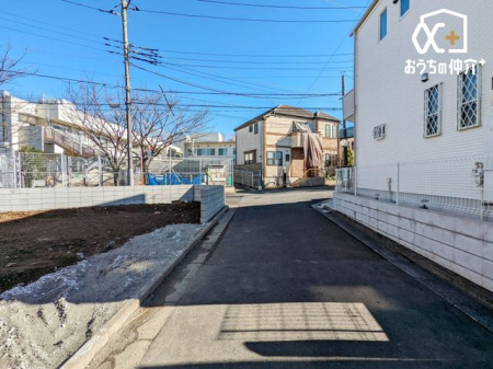 ���n�y�n�ʐ^ �O�ʓ��H�͓쑤�S�������ɖʂ��Ă��܂��B