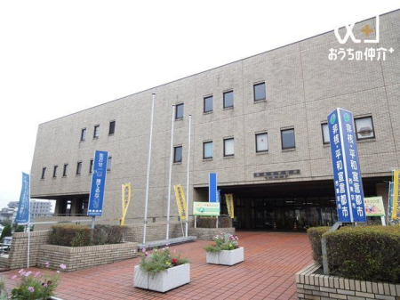 ���ӊ� �������s�����c������ �k��13���B�ߑO8��30������ߌ�5���܂Łi�y�j���A���j���A�j���A�N���N�n�i12��29������1��3���܂Łj�������j�c������2�K�ɂ́A�s����c���ƓW���R�[�i�[������A�������s���Łc