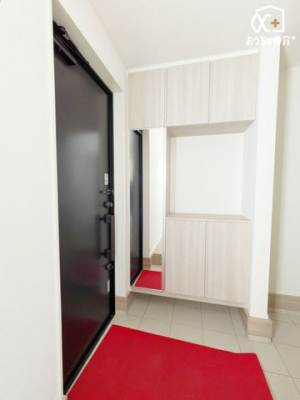 ���� �`�E�`Entrance�`�E�`�C�i����f�U�C�����������ւ́A�Z�ޕ��̖������𖞂����N�I���e�B�B�A��邲�Ƒ���A�K�������C�����悭�}����E���炬�ɖ�����������Ԃ�\�������Ă���܂��B