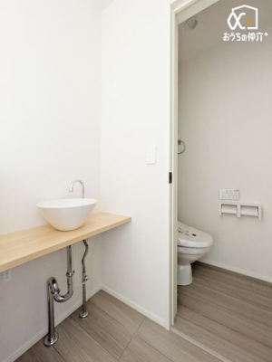 ���ʑ�E���ʏ� 2�K�g�C�����ɂ͕֗��Ȏ�􂢃J�E���^�[