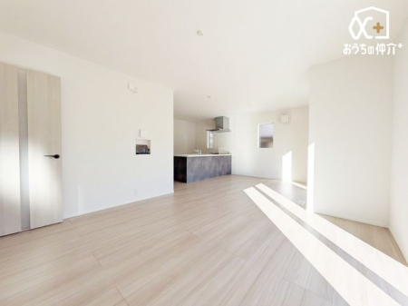 ���r���O �`Living�`�������������͋C��LDK�B�̂�т肭�낮�\�t�@��A���H�����y���ރ_�C�j���O�Z�b�g��u���Ă��������͂���܂���B