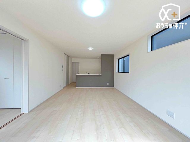 ���r���O �Ƒ��݂�Ȃ��u�₩�Ɍ��₩�ɉ߂�����悤�ɁA�D����������荞�񂾃��r���O�_�C�j���O�B�㎿�ȉ�����ɕ�܂��A���K�ŉ��₩�ȃv���C�x�[�g��Ԃł��B