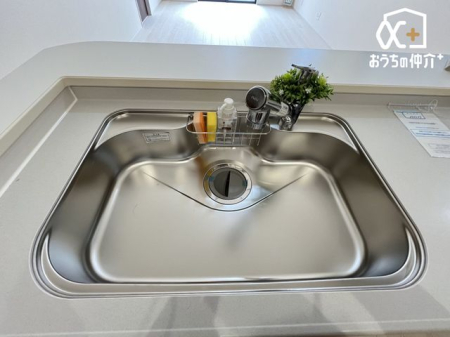 �L�b�`�� �L�X�Ƃ����V���N�̗l�q�ł��B�􂢕�������V���N�́A�����̐􂢕����y�������Ă���܂��B