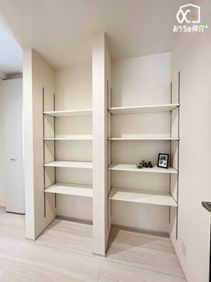 ���[ �p���g���[�ɂ���������[�I�̗l�q�B���[���镨�ɍ��킹�ĒI�𓮂����܂��B