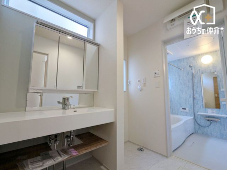 ���ʑ�E���ʏ� �V�����[����t���ŁA����������y�ɂł��܂��B�Q���������������ȒP�ɔ���G�炷���Ƃ��ł���̂ŁA�w�A�Z�b�g���X���[�Y�I�܂��A�z�[�X���L�т�̂ŁA���ʃ{�E���̂��|�����ȒP�ɁB