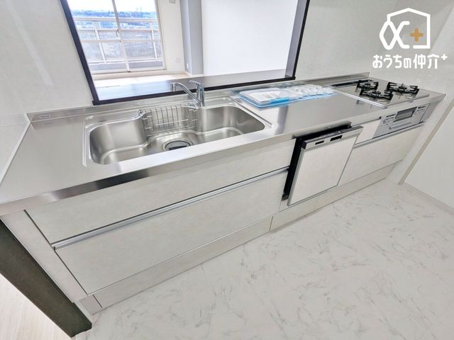 �L�b�`�� �����g���L�b�`�������炱���A�H���̏������y�������ԂɁI�w�Z�������ł��X���[�Y�ɖ��ʂȂ���Ƃł��x�w���������ȒP�ɂł���x�ȂǁA���ꂵ���H�v����������I�������y��������L�b�`���X�y�[�X�ł�