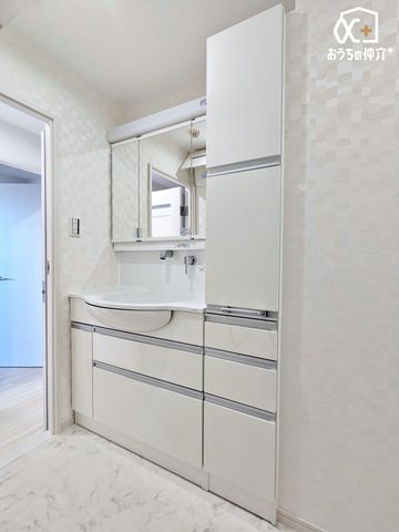 ���ʑ�E���ʏ� �V�����[����t���ŁA����������y�ɂł��܂��B�Q���������������ȒP�ɔ���G�炷���Ƃ��ł���̂ŁA�w�A�Z�b�g���X���[�Y�I�܂��A�z�[�X���L�т�̂ŁA���ʃ{�E���̂��|�����ȒP�ɁB