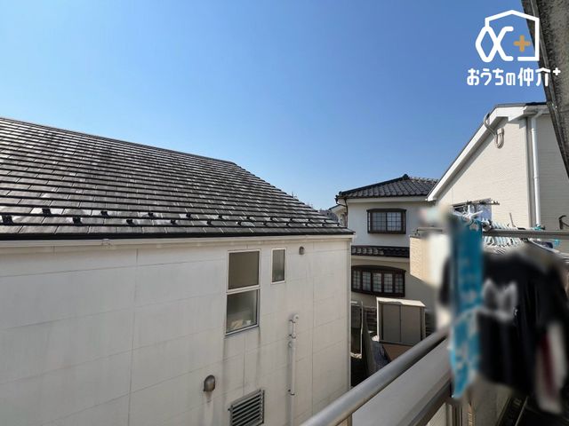 �o���R�j�[ �o���R�j�[����̒��]�ł��B�גn�Ƃ̋�������������ۂ���Ă��܂��B