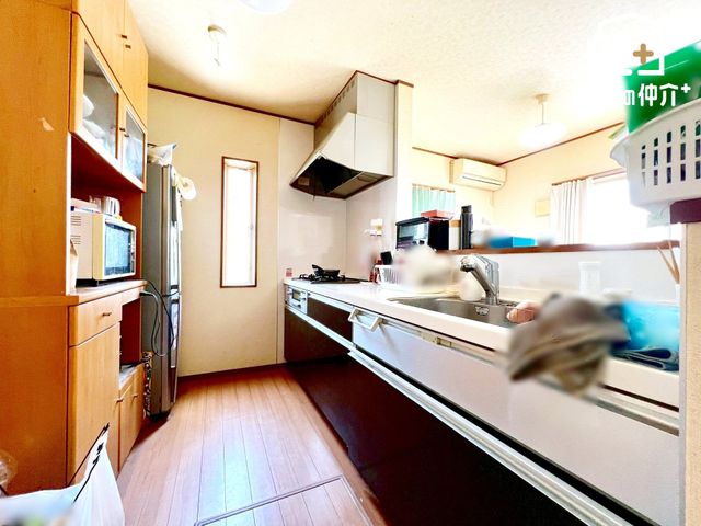 �L�b�`�� ���r���O�����n����V�X�e���L�b�`���́A�Ǝ����Ȃ�����Ƒ��Ƃ̃R�~���j�P�[�V�������āA�Ǝ����Ԃ��[���I