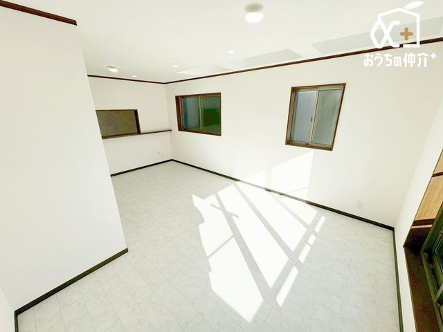 ���r���O ������̑傫�ȑ����炽���Ղ�z�����������ޖ��邢��17�����r���O�B�Ƒ��c���⃊���b�N�X�^�C���ɍœK�ȊJ�������ӂ���Ԃł��B