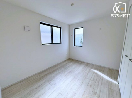 ���̑� �o���R�j�[�ɖʂ��Ă���A2�ʍ̌��Ŗ��邭�A�g��������ǂ��m���ł��B