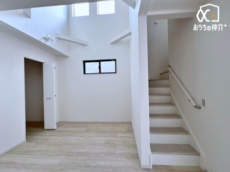 ���r���O �`Living�`�L����݂���������Z��Ԃ��L���Ȃ�A���r���O�C���K�i���̗p�I�u�����Ă��܁[���I�v�u�������܁[�I�v�̐����ʂ��A���ǂ��t�@�~���[�ɃI�X�X���̃��r���O�ł��B